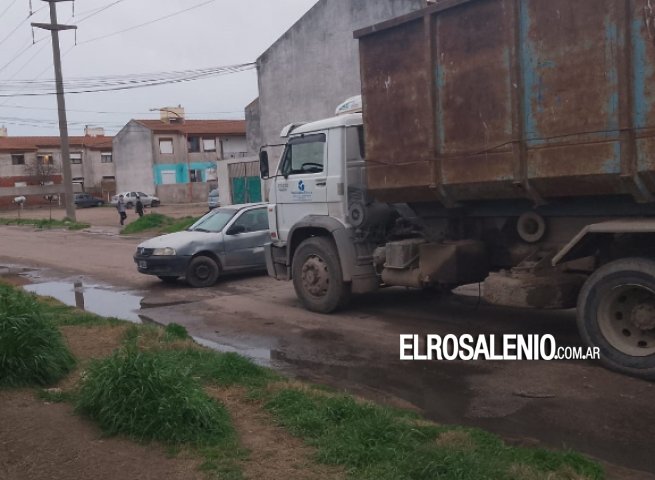 Un choque entre un auto y un camión, dejó una menor herida