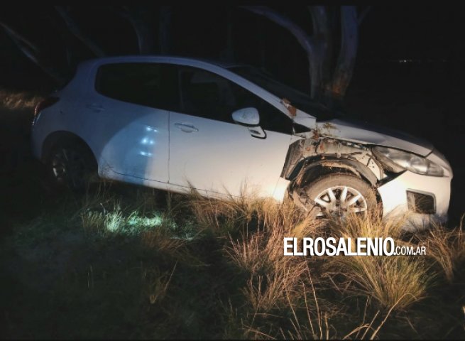Por esquivar un perro, una pareja protagonizó un accidente en la Ruta 3 cerca del Puente Naranja