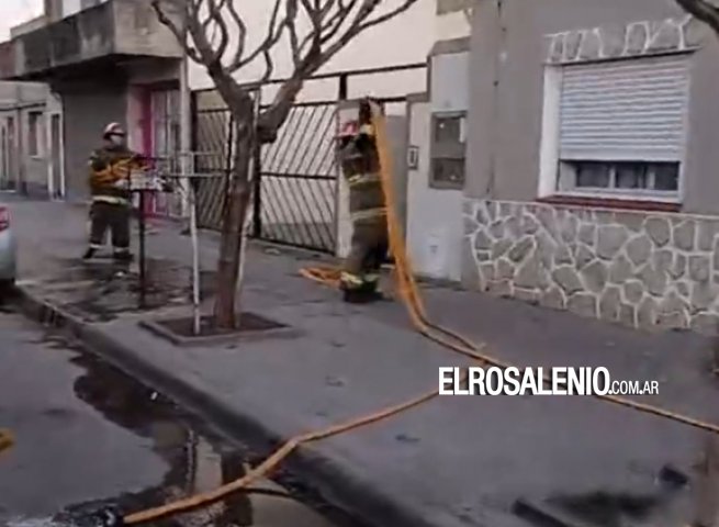 Incendio de basura en el fondo de un terreno generó preocupación y gran despliegue de Bomberos
