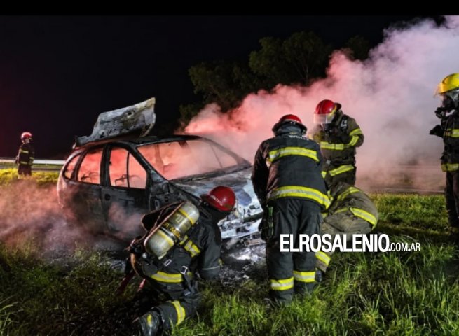 Dos vehículos se incendiaron con menos de una hora de diferencia en las rutas 3 y 249