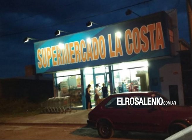 El encargado de un supermercado frustró un robo tras forcejear con un delincuente