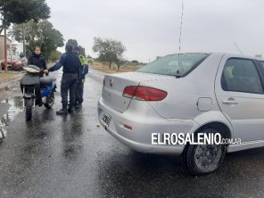 Ocupantes de una moto fueron derivados al H.N.P.B tras siniestro vial 