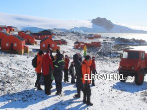 Arribó la dotación completa a la Base Conjunta Antártica Esperanza 