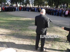Uset encabezó el acto por el 40° aniversario del hundimiento del Crucero Belgrano