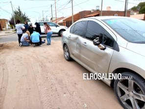 Quintana y 25 de Mayo: Siniestro vial entre una moto y un auto