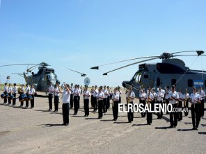 En presencia del Ministro Taiana la Armada recepcionó dos Sea King 