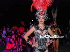 Multitud y clima ideal en el Carnaval de Puerto Rosales