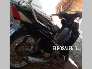 En minutos delincuentes robaron una moto