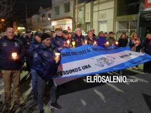 Las antorchas de la Máxima Resistencia en Malvinas iluminaron la ciudad