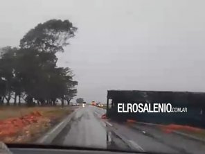 Un camión que transportaba cebollas volcó en cercanías a Las Oscuras