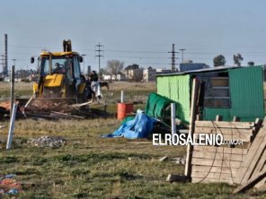 Con un amplio operativo policial, desalojan una toma de tierras 