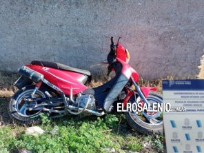 Una moto que habían robado fue hallada en un descampado