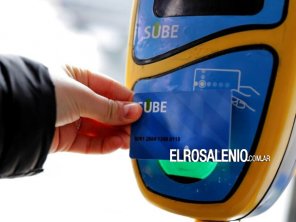 ¿Qué trámite tienen que hacer los alumnos que viajan en colectivo para obtener descuento de 50%?