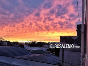 Entre la lluvia y la helada, el sol regaló un paisaje único esta mañana