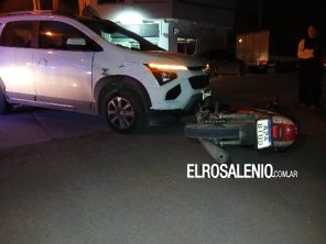 Otro accidente entre moto y auto