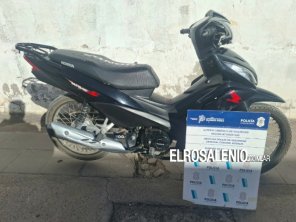 Aprehendieron a un hombre que circulaba con una moto robada