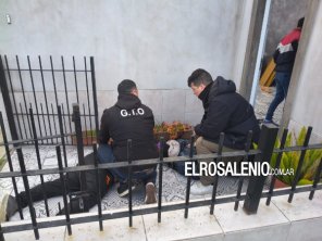 Balearon a un hombre en su casa: a los acusados les secuestraron armas, cocaína y marihuana