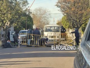 Tras los reclamos, limpiaron el microbasural del cráter de calle Estomba 