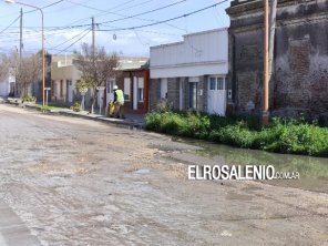 Desbordes cloacales en Mitre y 17 de agosto: comenzó la obra de recambio de caños