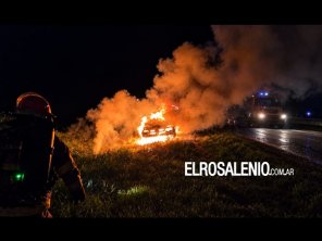 Dos vehículos se incendiaron con menos de una hora de diferencia en las rutas 3 y 249