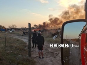 Quemó basura en un campo, generó una enorme cortina de humo y no dejó entrar a Bomberos