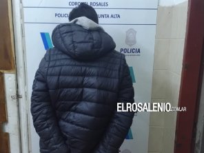 Habría visto un mensaje en el celular de su pareja y le rompió el dispositivo: quedó aprehendido