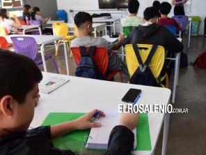Avanza una ley que restringe el uso de celulares para alumnos de Secundaria en toda la provincia